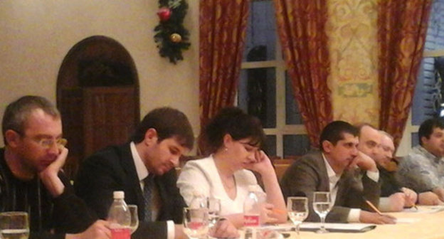 Participants of the roundtable "International experience of settling conflicts in Northern Caucasus". Cherkessk, December 11, 2014. Photo by Asya Kapaeva for the "Caucasian Knot" Participants of the roundtable "International experience of settling conflicts in Northern Caucasus". Cherkessk, December 11, 2014. Photo by Asya Kapaeva for the "Caucasian Knot"