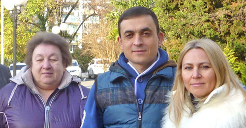 Alexei Kolyasnikov, the leader of a religious group "Community of Christians" (in the centre). Photo by Svetlana Kravchenko for the "Caucasian Knot" Alexei Kolyasnikov, the leader of a religious group "Community of Christians" (in the centre). Photo by Svetlana Kravchenko for the "Caucasian Knot"