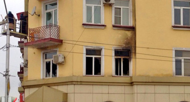 Fire in the flat where the office of the Joint Mobile Group of the Committee against Torture (CaT) is located. Grozny, December 15, 2014. Photo by Akhmed Aldebirov for the "Caucasian Knot" Fire in the flat where the office of the Joint Mobile Group of the Committee against Torture (CaT) is located. Grozny, December 15, 2014. Photo by Akhmed Aldebirov for the "Caucasian Knot"