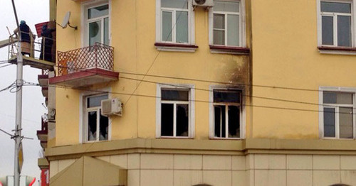 Fire in the flat where the office of the Joint Mobile Group of the Committee against Torture (CaT) is located. Grozny, December 15, 2014. Photo by Akhmed Aldebirov for the "Caucasian Knot" Fire in the flat where the office of the Joint Mobile Group of the Committee against Torture (CaT) is located. Grozny, December 15, 2014. Photo by Akhmed Aldebirov for the "Caucasian Knot"