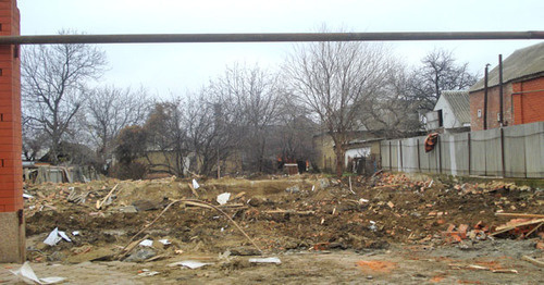 At the place of a demolished house owned by family of the militants. Gudermes, December 2014. Photo: http://www.memo.ru/d/219259.html