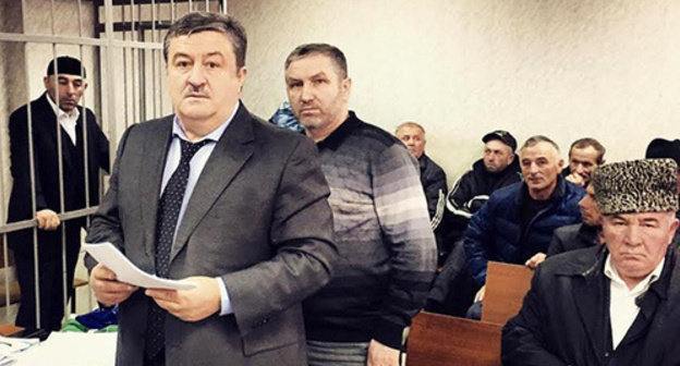 At the trial on case of Kurman-Ali Baichorov: advocate Alaudi Musaev (to the left), the head of the Coordinating Center of Muslims of the North Caucasus Ismail Berdiev. Photo by Sultan Togonidze At the trial on case of Kurman-Ali Baichorov: advocate Alaudi Musaev (to the left), the head of the Coordinating Center of Muslims of the North Caucasus Ismail Berdiev. Photo by Sultan Togonidze