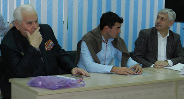 In Volgograd, NGO members discussed problems of interaction with authorities. Volgograd, December 20, 2014. Photo by Tatiana Filimonova for the ‘Caucasian Knot’. In Volgograd, NGO members discussed problems of interaction with authorities. Volgograd, December 20, 2014. Photo by Tatiana Filimonova for the ‘Caucasian Knot’.