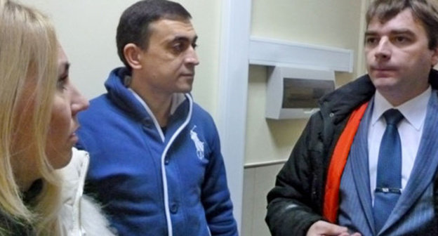 Leader of "Christian Community" religious group Alexei Kolyasnikov (centre) and his advocate Alexander Popkov (right). Sochi, December 2, 2014. Photo by Svetlana Kravchenko for the ‘Caucasian Knot’. Leader of "Christian Community" religious group Alexei Kolyasnikov (centre) and his advocate Alexander Popkov (right). Sochi, December 2, 2014. Photo by Svetlana Kravchenko for the ‘Caucasian Knot’.