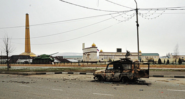 Grozny street after the militants’ attack. Photo: http://nac.gov.ru/files/8401.jpg Grozny street after the militants’ attack. Photo: http://nac.gov.ru/files/8401.jpg