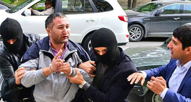 Parviz Gashimli being taken to the Sabail Court. Baku, November 8, 2013. Photo by Dzhavib Gurbanov, http://www.regnum.ru/ Parviz Gashimli being taken to the Sabail Court. Baku, November 8, 2013. Photo by Dzhavib Gurbanov, http://www.regnum.ru/