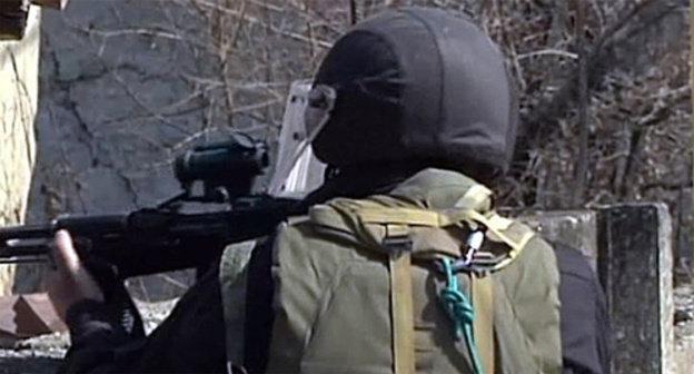 Suspected militant who wounded a policeman killed in the Sunzha District of Chechnya. Photo: http://nac.gov.ru/nakmessage/2014/12/26/v-sunzhenskom-raione-chechni-neitralizovan-bandit-obstrelyavshii-politseiskikh.html Suspected militant who wounded a policeman killed in the Sunzha District of Chechnya. Photo: http://nac.gov.ru/nakmessage/2014/12/26/v-sunzhenskom-raione-chechni-neitralizovan-bandit-obstrelyavshii-politseiskikh.html