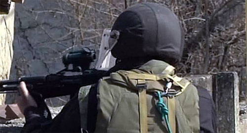 Suspected militant who wounded a policeman killed in the Sunzha District of Chechnya. Photo: http://nac.gov.ru/nakmessage/2014/12/26/v-sunzhenskom-raione-chechni-neitralizovan-bandit-obstrelyavshii-politseiskikh.html Suspected militant who wounded a policeman killed in the Sunzha District of Chechnya. Photo: http://nac.gov.ru/nakmessage/2014/12/26/v-sunzhenskom-raione-chechni-neitralizovan-bandit-obstrelyavshii-politseiskikh.html