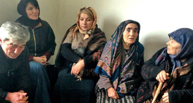 Hunger-strikers from the Novolak District demand to solve their land problem. Dagestan, December 24, 2014. Photo by Patimat Makhmudova for the ‘Caucasian Knot’. Hunger-strikers from the Novolak District demand to solve their land problem. Dagestan, December 24, 2014. Photo by Patimat Makhmudova for the ‘Caucasian Knot’.