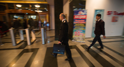 Police officers during the search in the Baku office of the Azerbaijani Service of Radio Liberty. Photo by the ‘Caucasian Knot’ correspondent. Police officers during the search in the Baku office of the Azerbaijani Service of Radio Liberty. Photo by the ‘Caucasian Knot’ correspondent.