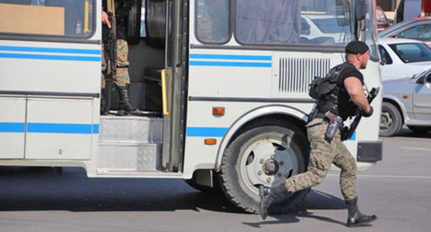 Law enforcer. Grozny. Photo .by Magomed Magomedov for the "Caucasian Knot" Law enforcer. Grozny. Photo .by Magomed Magomedov for the "Caucasian Knot"