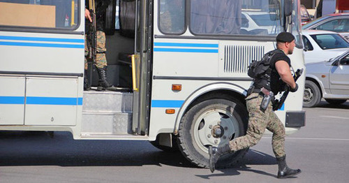 Law enforcer. Grozny. Photo .by Magomed Magomedov for the "Caucasian Knot" Law enforcer. Grozny. Photo .by Magomed Magomedov for the "Caucasian Knot"