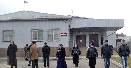 Near the building of the Supreme Court of the Kabardino-Balkarian Republic after the announcement of a verdict. Nalchik, December 23, 2014. Photo by the "Caucasian Knot" correspondent Near the building of the Supreme Court of the Kabardino-Balkarian Republic after the announcement of a verdict. Nalchik, December 23, 2014. Photo by the "Caucasian Knot" correspondent