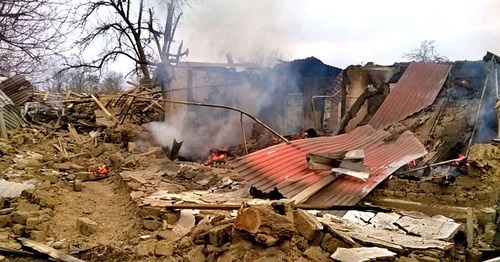 Law enforcers blocked the house where militants were hiding, the Cossack village of Mekenskaya, Naur District of Chechnya, January 1, 2015. Photo: http://nac.gov.ru Law enforcers blocked the house where militants were hiding, the Cossack village of Mekenskaya, Naur District of Chechnya, January 1, 2015. Photo: http://nac.gov.ru
