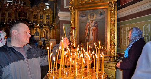 Believers in the Catherdral of Archangel Michael in Sochi. Photo by Svetlana Kravchenko for the ‘Caucasian Knot’. Believers in the Catherdral of Archangel Michael in Sochi. Photo by Svetlana Kravchenko for the ‘Caucasian Knot’.