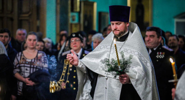 Christmas liturgy in the Temple of Myrrhbearers, Baku, January 6, 2015. Photo by Aziz Karimov for the ‘Caucasian Knot’. Christmas liturgy in the Temple of Myrrhbearers, Baku, January 6, 2015. Photo by Aziz Karimov for the ‘Caucasian Knot’.