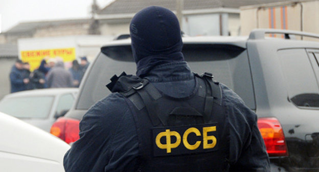 FSB officer. Photo: http://nac.gov.ru/nakmessage/2014/12/19/v-baksanskom-raione-kabardino-balkarii-neitralizovany-troe-boevikov-v-tom-chis.html FSB officer. Photo: http://nac.gov.ru/nakmessage/2014/12/19/v-baksanskom-raione-kabardino-balkarii-neitralizovany-troe-boevikov-v-tom-chis.html
