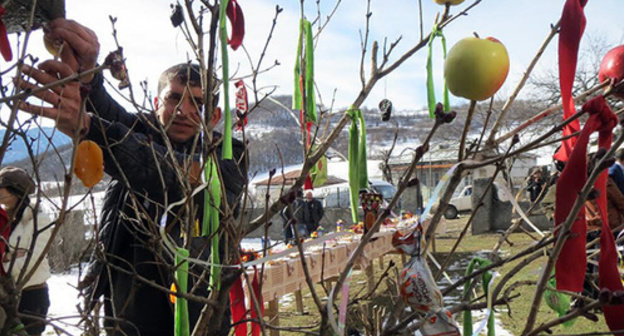 In the Tsmakaog Community, Martakert District of the Nagorno-Karabakh Republic (NKR), ethnographers organized a New Year party according to Karabakh ancient traditions. January 13, 2015. Photo by Alvard Grigoryan for the "Caucasian Knot" In the Tsmakaog Community, Martakert District of the Nagorno-Karabakh Republic (NKR), ethnographers organized a New Year party according to Karabakh ancient traditions. January 13, 2015. Photo by Alvard Grigoryan for the "Caucasian Knot"