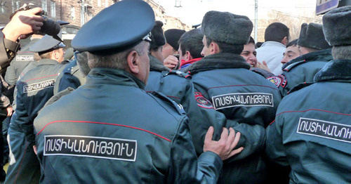 Law enforcers at the action of protest. Yerevan, January 15, 2015. Photo by Armine Martirosyan for the "Caucasian Knot" Law enforcers at the action of protest. Yerevan, January 15, 2015. Photo by Armine Martirosyan for the "Caucasian Knot"