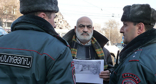 Protest action at the Embassy of Russia, January 15, 2015. Photo by Armine Martirosyan for the ‘Caucasian Knot’. Protest action at the Embassy of Russia, January 15, 2015. Photo by Armine Martirosyan for the ‘Caucasian Knot’.