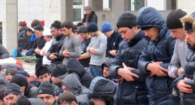 All-republic's mavlid in central Juma-Mosque of Dagestan. Makhachkala, January 23, 2015. Photo by Timur Isaev for the ‘Caucasian Knot’. All-republic's mavlid in central Juma-Mosque of Dagestan. Makhachkala, January 23, 2015. Photo by Timur Isaev for the ‘Caucasian Knot’.