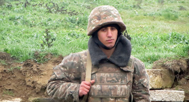 Soldier on the front line. Nagorno-Karabakh. Photo by Alvard Grigoryan for the "Caucasian Knot" Soldier on the front line. Nagorno-Karabakh. Photo by Alvard Grigoryan for the "Caucasian Knot"