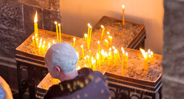 Memorial candles in St. Nshan chapel. Gyumri, January 20, 2015. Photo by Narek Tumasyan for the "Caucasian Knot" Memorial candles in St. Nshan chapel. Gyumri, January 20, 2015. Photo by Narek Tumasyan for the "Caucasian Knot"