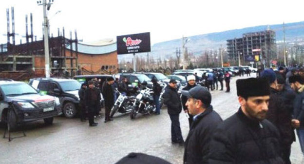 The participants of the motor rally Makhachkala-Simferopol. Makhachkala, January 29, 2015. Photo: M.Aliev http://dag.rus4all.ru/news/20150128/725690832.html The participants of the motor rally Makhachkala-Simferopol. Makhachkala, January 29, 2015. Photo: M.Aliev http://dag.rus4all.ru/news/20150128/725690832.html