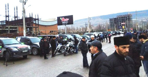 The participants of the motor rally Makhachkala-Simferopol. Makhachkala, January 29, 2015. Photo: M.Aliev http://dag.rus4all.ru/news/20150128/725690832.html The participants of the motor rally Makhachkala-Simferopol. Makhachkala, January 29, 2015. Photo: M.Aliev http://dag.rus4all.ru/news/20150128/725690832.html