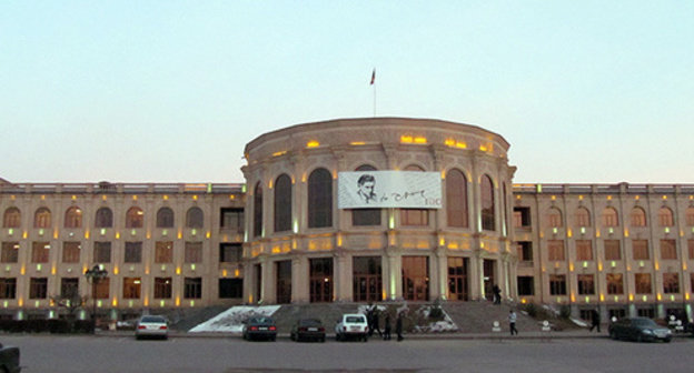 Central square in Gyumri, Armenia. Photo by Tigran Petrosya for the ‘Caucasian Knot’. Central square in Gyumri, Armenia. Photo by Tigran Petrosya for the ‘Caucasian Knot’.