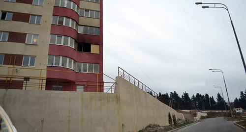 The house No. 12/18 in Yan Fabricius Street where the Usenko family with children is to be resettled, after two persons had perished in the house from gas explosion. Photo by Svetlana Kravchenko for the "Caucasian Knot" The house No. 12/18 in Yan Fabricius Street where the Usenko family with children is to be resettled, after two persons had perished in the house from gas explosion. Photo by Svetlana Kravchenko for the "Caucasian Knot"
