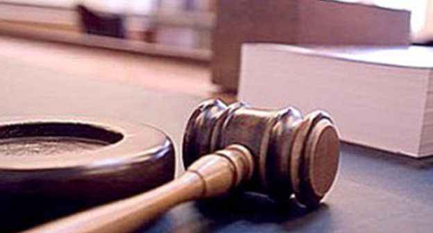 Gavel. Photo: http://07kbr.ru/wp-content/uploads/verxovnyj-sud-kbr-rassmotrit-delo-predstavitelya-banditskogo-podpolya-300x226.jpg Gavel. Photo: http://07kbr.ru/wp-content/uploads/verxovnyj-sud-kbr-rassmotrit-delo-predstavitelya-banditskogo-podpolya-300x226.jpg
