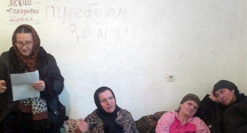 Hunger strikers in the village of Shushiya, Novolak District of Dagestan. Photo: Khusein Jakhbarov. Hunger strikers in the village of Shushiya, Novolak District of Dagestan. Photo: Khusein Jakhbarov.