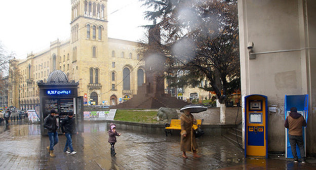 Street in Tbilisi, February 2015. Photo by Beslan Kmuzov for the "Caucasian Knot" Street in Tbilisi, February 2015. Photo by Beslan Kmuzov for the "Caucasian Knot"