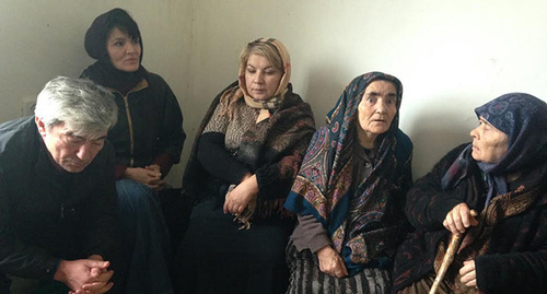 Residents of the village of Shushiya of the Novolak District during the hunger-strike in December 2014. Photo by Patimat Makhmudova for the "Caucasian Knot" Residents of the village of Shushiya of the Novolak District during the hunger-strike in December 2014. Photo by Patimat Makhmudova for the "Caucasian Knot"