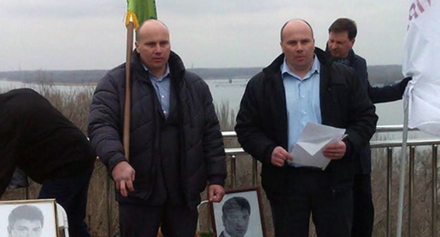 Participants of the action in memory of Boris Nemtsov, March 1, 2015. Rostov-on-Don. Photo by Olesya Dianova for the ‘Caucasian Knot’. Participants of the action in memory of Boris Nemtsov, March 1, 2015. Rostov-on-Don. Photo by Olesya Dianova for the ‘Caucasian Knot’.