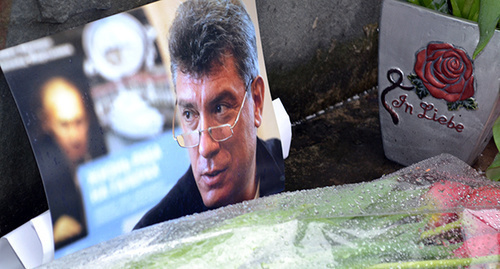 Photo of Boris Nemtsov and flowers. Photo by Svetlana Kravchenko for the ‘Caucasian Knot’. Photo of Boris Nemtsov and flowers. Photo by Svetlana Kravchenko for the ‘Caucasian Knot’.