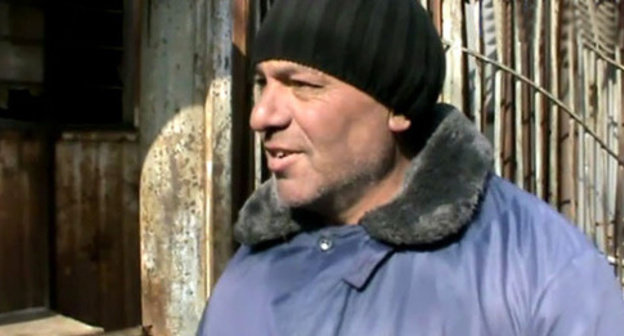 Jivan Simonyan, salesman at the market, during the poll. Gyumri, March 2015. Screenshot from the video of the ‘Caucasian Knot’. Jivan Simonyan, salesman at the market, during the poll. Gyumri, March 2015. Screenshot from the video of the ‘Caucasian Knot’.