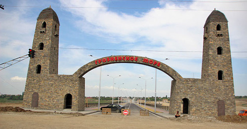 Archway at the dam of the Chernorechensk Water Reservoir. Photo by Magomed Magomedov for the ‘Caucasian Knot’. Archway at the dam of the Chernorechensk Water Reservoir. Photo by Magomed Magomedov for the ‘Caucasian Knot’.
