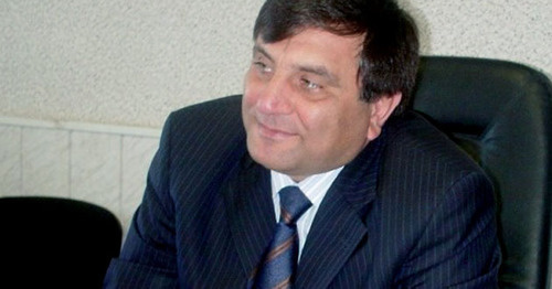 Saigidpasha Umakhanov. Photo: http://nkaa.ru/7-avarcev-spaset-avtonomiya-umahanov-o-bolevyh-tochkah-dagestana.html Saigidpasha Umakhanov. Photo: http://nkaa.ru/7-avarcev-spaset-avtonomiya-umahanov-o-bolevyh-tochkah-dagestana.html