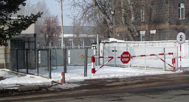 Entry to the territory of the 102nd Russian military base in Gyumri. Photo by Tigran Petrosyan for the "Caucasian Knot" Entry to the territory of the 102nd Russian military base in Gyumri. Photo by Tigran Petrosyan for the "Caucasian Knot"