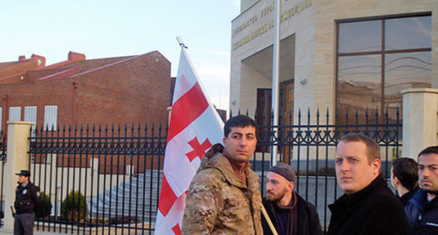 Parnavaz Chkadua (to the left) at the mourning ceremony in memory of the victims near Volnovakha. Tbilisi, January 14, 2015. Photo by Beslan Kmuzov for the "Caucasian Knot" Parnavaz Chkadua (to the left) at the mourning ceremony in memory of the victims near Volnovakha. Tbilisi, January 14, 2015. Photo by Beslan Kmuzov for the "Caucasian Knot"