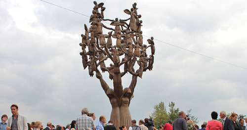 Tree of grief at the memorial park in the City of Angels, Beslan. Photo by Emma Marzoeva for the ‘Caucasian Knot’. 