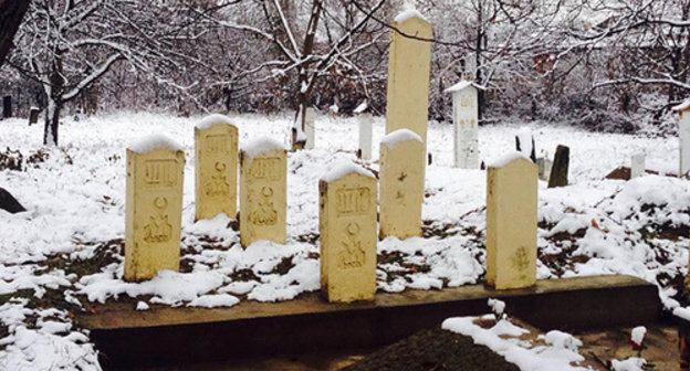 Muslim Cemetery. Photo by Akhmed Albebirov for the "Caucasian Knot" Muslim Cemetery. Photo by Akhmed Albebirov for the "Caucasian Knot"