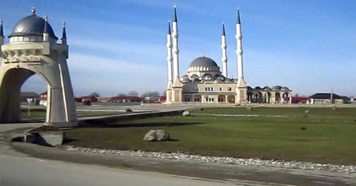 Mosque in the village of Djalka. Chechnya. Screenshot of a video by user antipovic http://www.youtube.com/watch?v=HfZ-aHdiIhU" Mosque in the village of Djalka. Chechnya. Screenshot of a video by user antipovic http://www.youtube.com/watch?v=HfZ-aHdiIhU"
