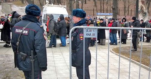 Law enforcers at the funeral of Boris Nemtsov. Moscow, March 3, 2015. Photo by Vyacheslav Feraposhkin for the ‘Caucasian Knot’. Law enforcers at the funeral of Boris Nemtsov. Moscow, March 3, 2015. Photo by Vyacheslav Feraposhkin for the ‘Caucasian Knot’.