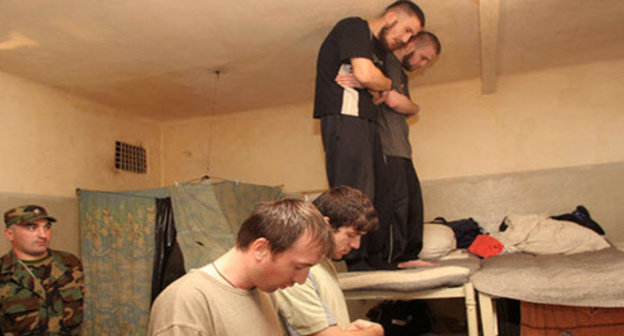 Prisoners. Photo provided by the Committee "Civil Assistance" and ECOURS CATHOLIQUE - CARITAS FRANCE supported by the European Commission Prisoners. Photo provided by the Committee "Civil Assistance" and ECOURS CATHOLIQUE - CARITAS FRANCE supported by the European Commission