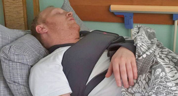 Vyacheslav Starodubets in the hospital. Derbent, April 9, 2015. Photo by Patimat Makhmudova for the "Caucasian Knot" Vyacheslav Starodubets in the hospital. Derbent, April 9, 2015. Photo by Patimat Makhmudova for the "Caucasian Knot"