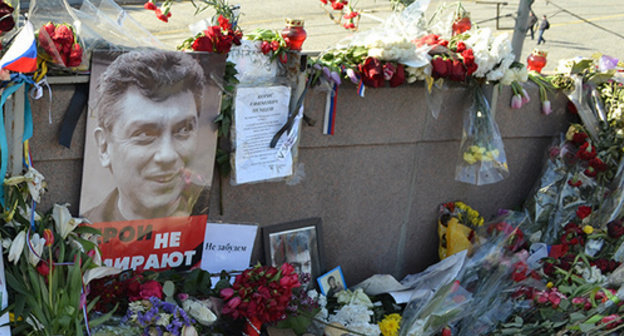 At the place of Boris Nemtsov murder, March 15, 2015. Photo by Svetlana Kravchenko for the ‘Caucasian Knot’. At the place of Boris Nemtsov murder, March 15, 2015. Photo by Svetlana Kravchenko for the ‘Caucasian Knot’.