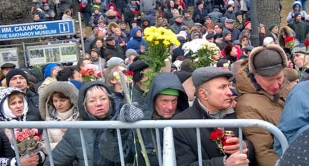 Queue for the memorial service for Boris Nemtsov. Moscow, March 3, 2015. Photo by Vyacheslav Feraposhkin for the "Caucasian Knot" Queue for the memorial service for Boris Nemtsov. Moscow, March 3, 2015. Photo by Vyacheslav Feraposhkin for the "Caucasian Knot"